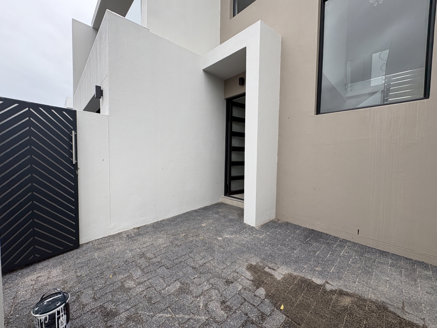 4 Bedroom Property for Sale in Sandown Western Cape